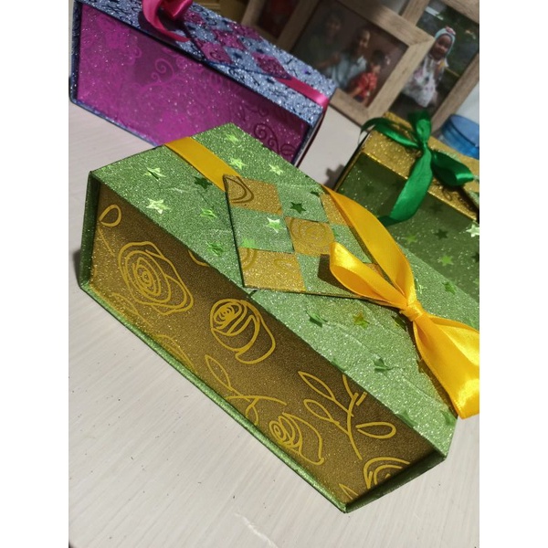 

package set lebaran hardbox dan toples IdulFitri ramadan kotak kue parcel