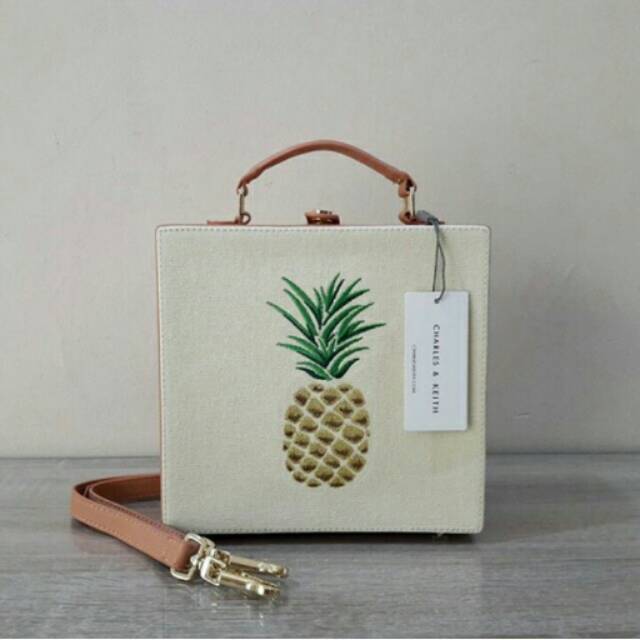 

CHARLES N KEITH BOX PINEAPPLE ORIGINAL