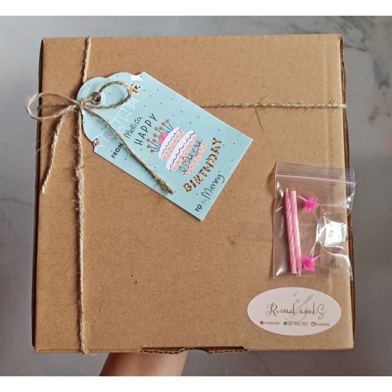 

HANTARAN ULANGTAHUN // BIRTHDAY BOX // PastelTutup/Quiche/Sosisbrood/Potaciz