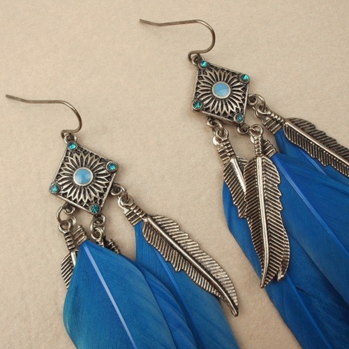 Hu Hu Hu Hu Hu Alat Bantu Pasang Kacamata♡ Anting Kait Gantung Wanita Desain Daun + Bulu Gaya Vintage Kreatif Untuk Pesta / Hadiah