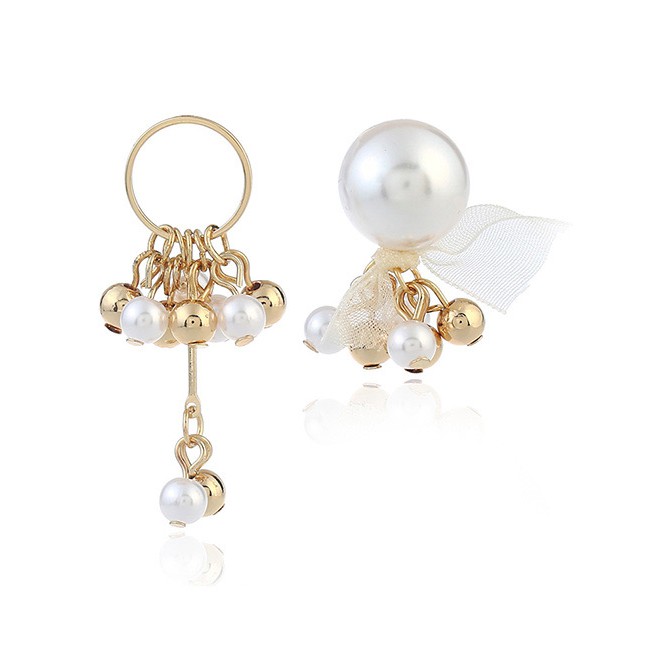 LRC Anting Tusuk Fashion Gold Color Pearls Decorated Asymmetric Earrings