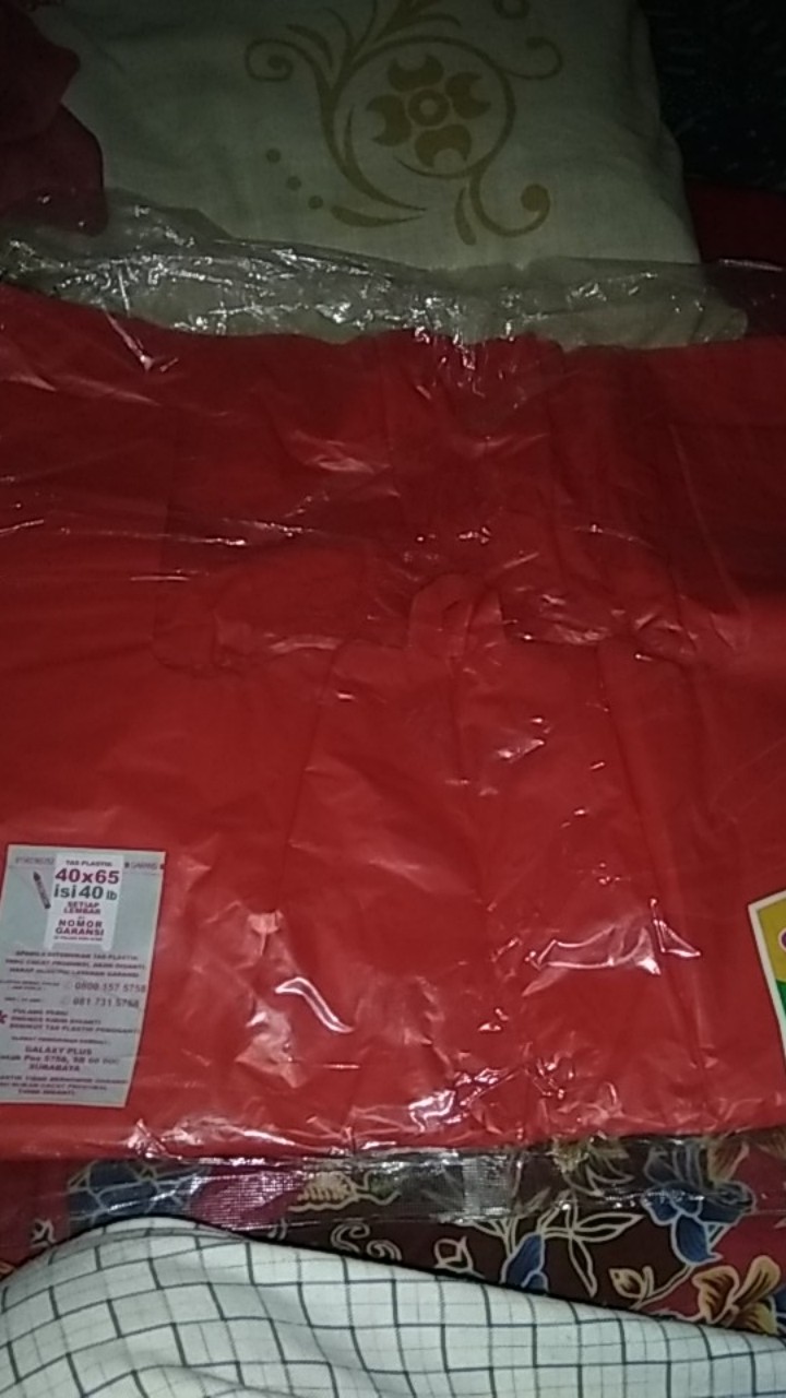 Kantong Plastik Kresek Hitam/merah Besar