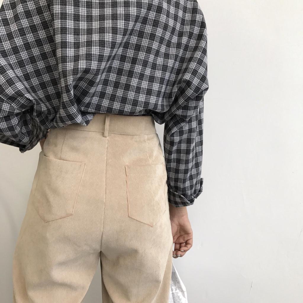 Titik Celana Panjang Model High Waist Lebar Bahan Titik Celana Panjang Model High Waist Lebar Bahan