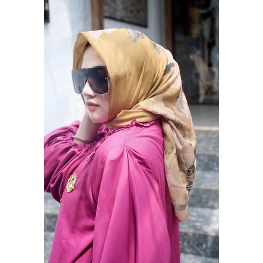 Gold Flake Flower - Ceudah Lagoina Collection - Lasabelle X Zsalsadil