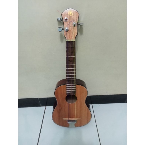 Kentrung ukulele senar 3 kayu mahoni bobokan (cuk keroncong)