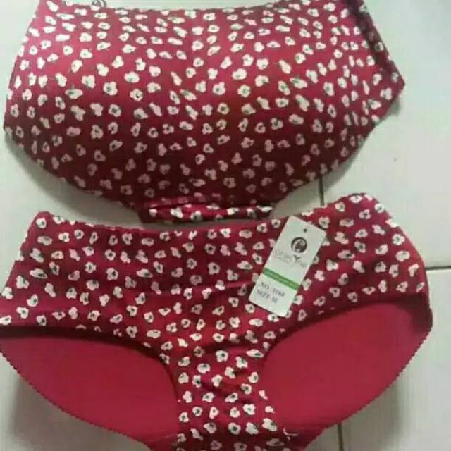 Celana dalam busa daging chelyne seamless