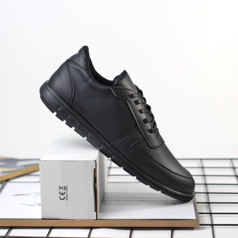 Xshoesbdg.id x Mugen Sepatu Sneakers Pria Casual Formal Kulit Pu Hitam Polos Santai Kuliah Nongkrong