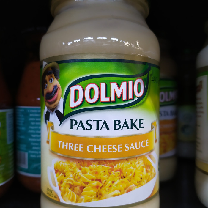 

DOLMIA Pasta Bake Three Cheese Sauce 490gram