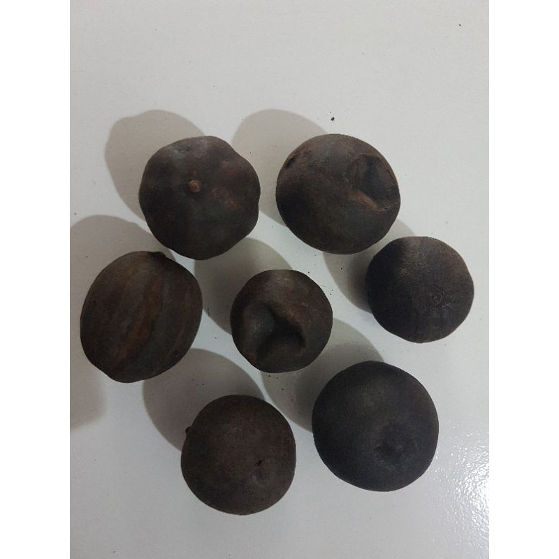 

lemon hitam / lemon aswad,100 gram/kurang lebih isi 23 biji