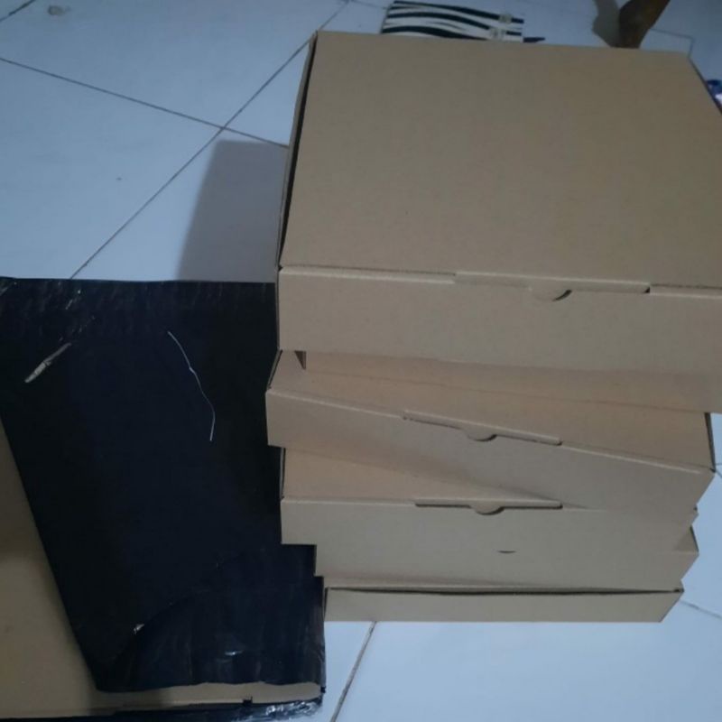 

kardus box pizza 25x25x5 cm 69 PCS