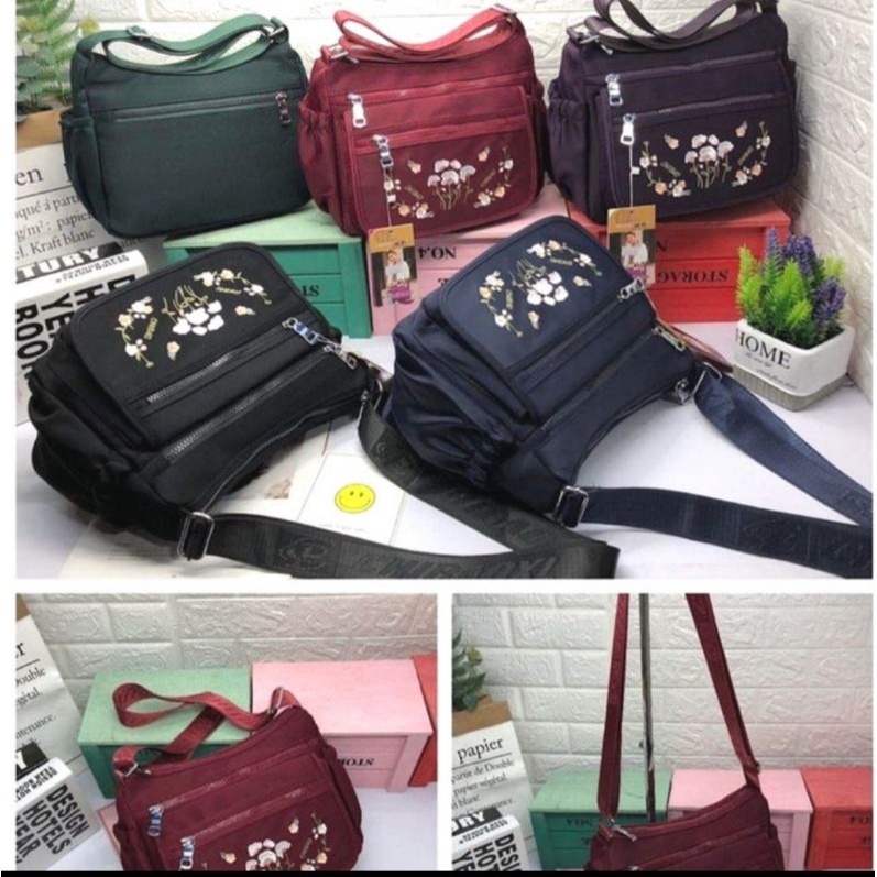 Tas selempang chibao 192-11 motif bunga