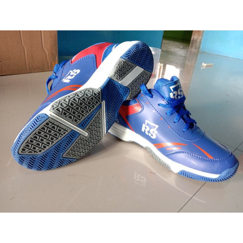 sepatu badminton RS sirkuit 574