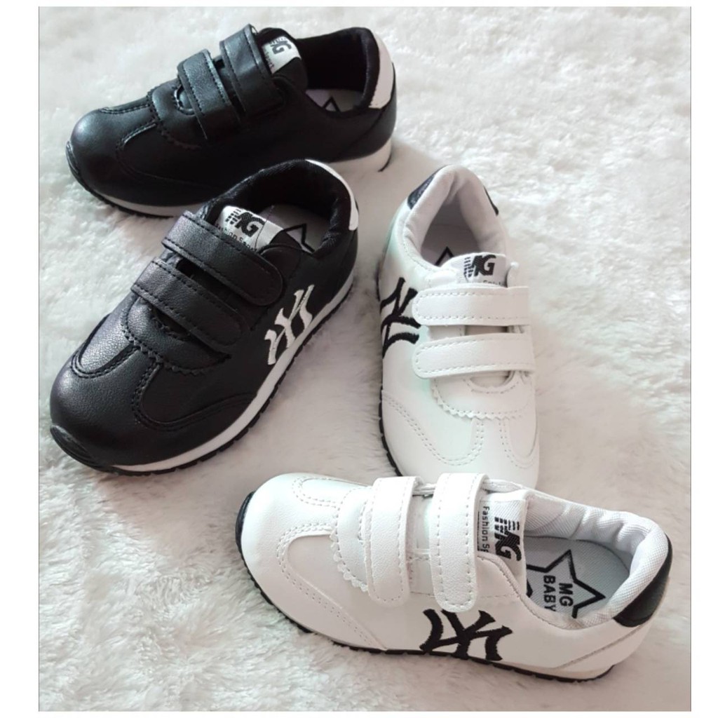  Sepatu  Anak cewek keren  BLACK WHITE NYYXX SPORTTT SHOES 