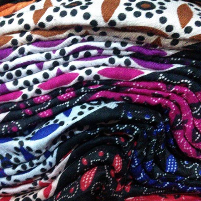 Grosir Kain pantai bali motif gajah bahn rayon adem