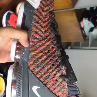  Sepatu  Sneakers Basket  Pria Nike  Lebron 16 Multicolor 