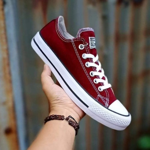 sepatu converse maroon clasic , sepatu tren anak muda ,sepatu casual ,sepatu santai,sepatu kerja ,se