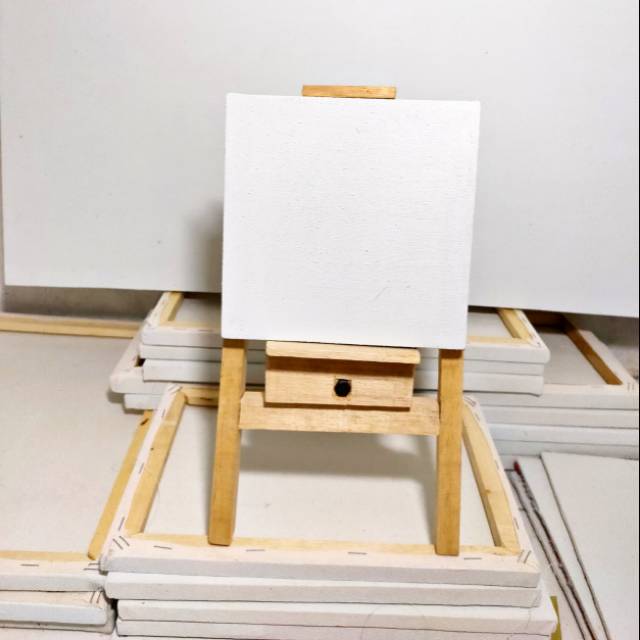 

Wooden standing easel untuk ukuran kanvas 7cm s/d 20cm