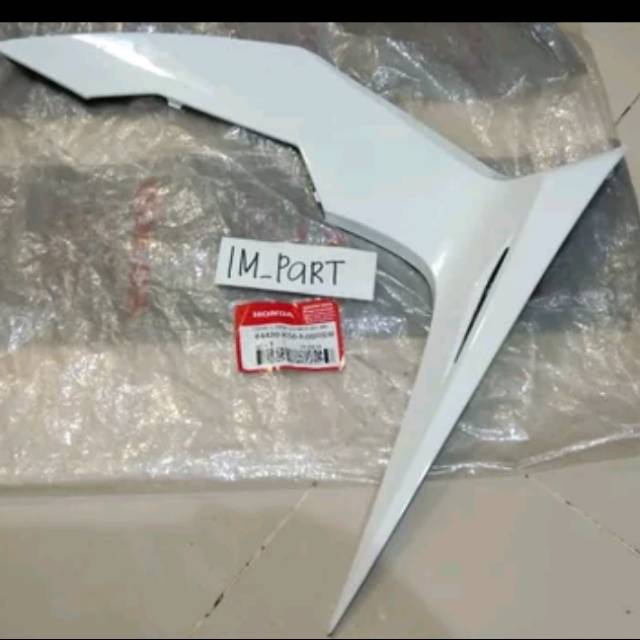 Cover tebeng samping bawah kiri Honda Sonic 150 R putih original