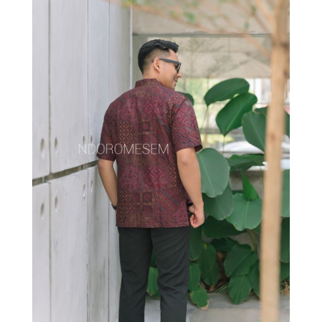 batik sekarjagad merah ndoromesem lengan pendek furingF3