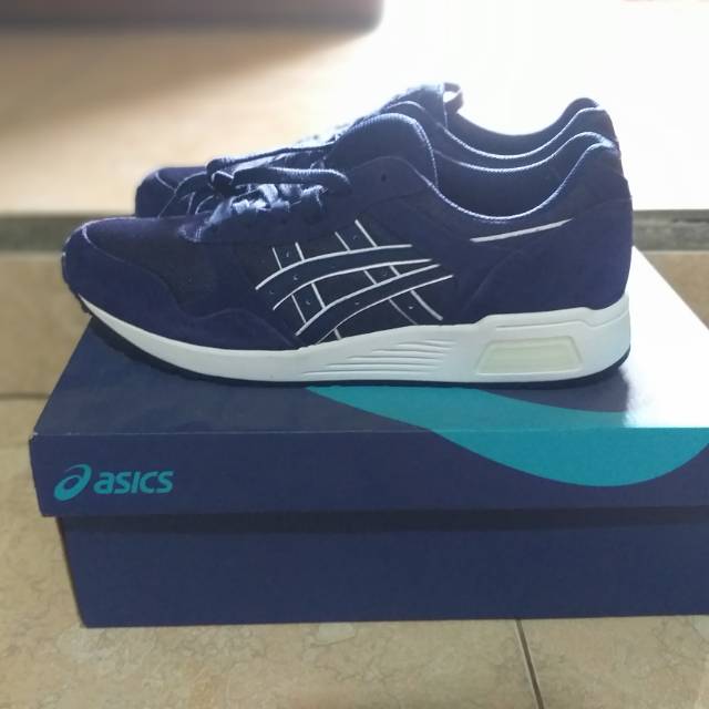 asics lyte trainers