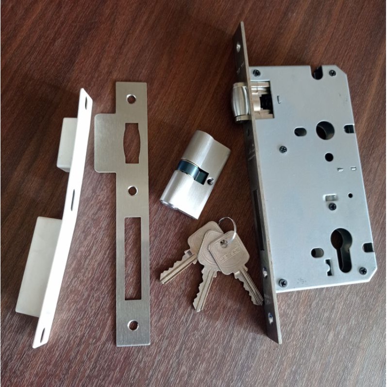 Kunci Pintu Kupu Tarung / Pelor Dekson