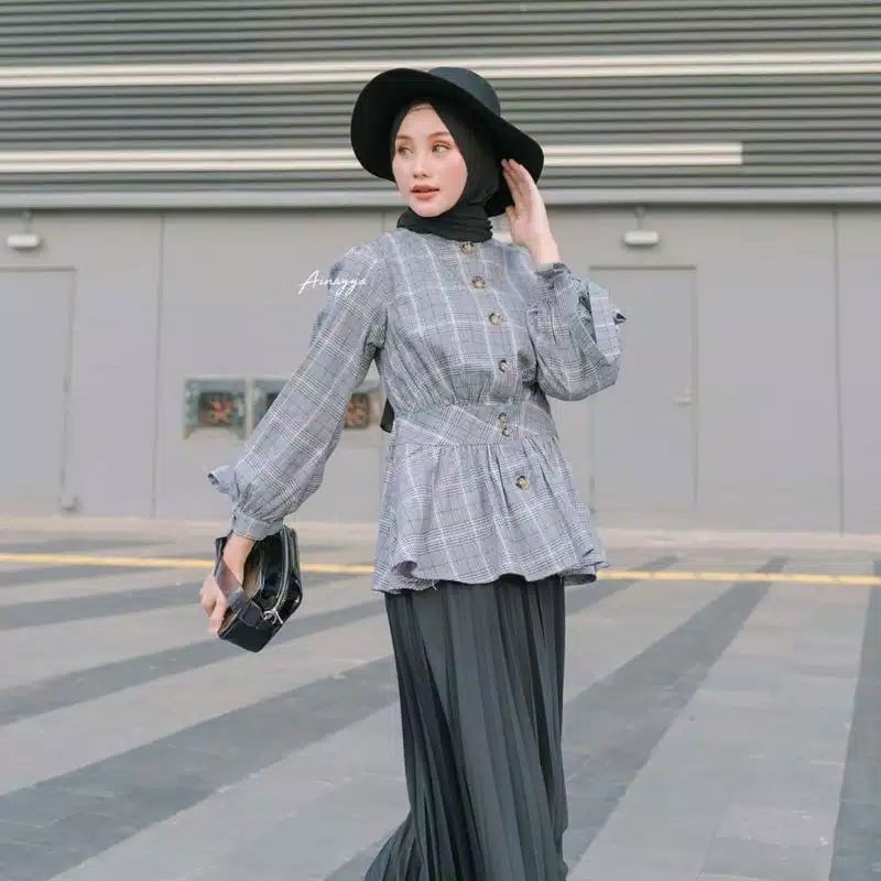 PRELOVED BLOUSE AINAYYA ID SIZE XL MASIH VVGC Bukan wearing kalmby bukan vanilla hijab