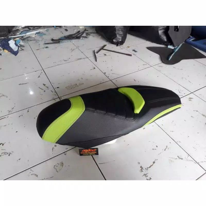 Jok Vario 125 Mbtech New Modifikasi / Jok vario 125 custom warna / JOK CUSTOM MOTOR VARIO 125 KULIT 