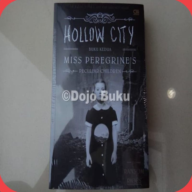 Buku Hollow City by Ransom Riggs [ORIGINAL]