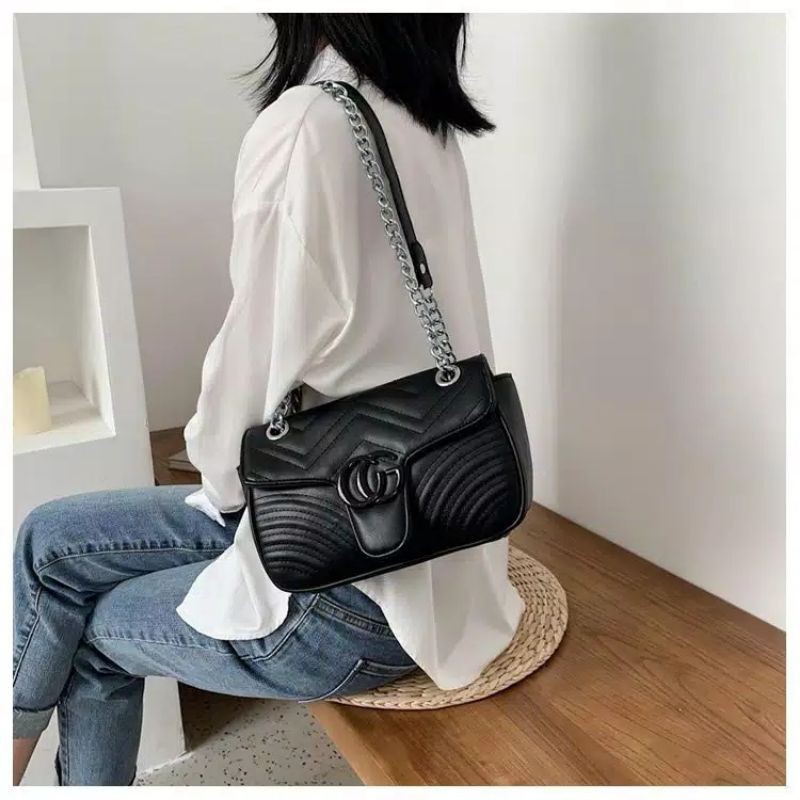TAS SELEMPANG WANITA / TAS IMPORT / AKIRA SLING BAG