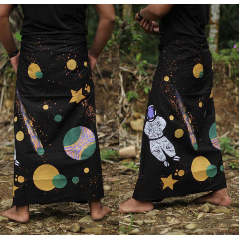sarung batik lukis/sarung lukis astronot/sarung lukis naruto/sarung anime