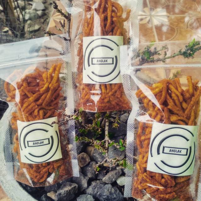 

Keripik pedas / cemilan pedas Anglak