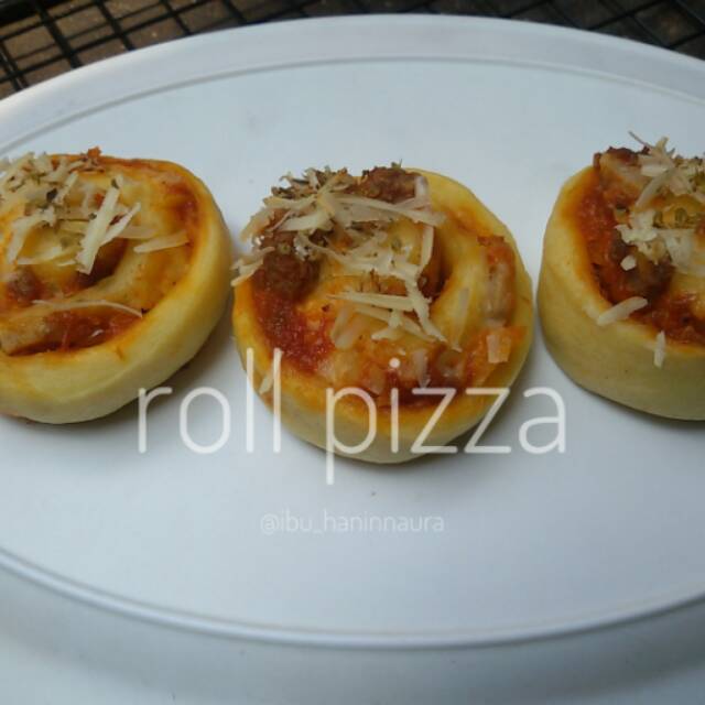 

Roll pizza