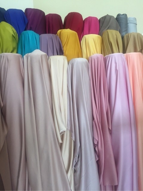 Kain bahan satin Roberto cavali silk / bahan satin Roberto cavali.