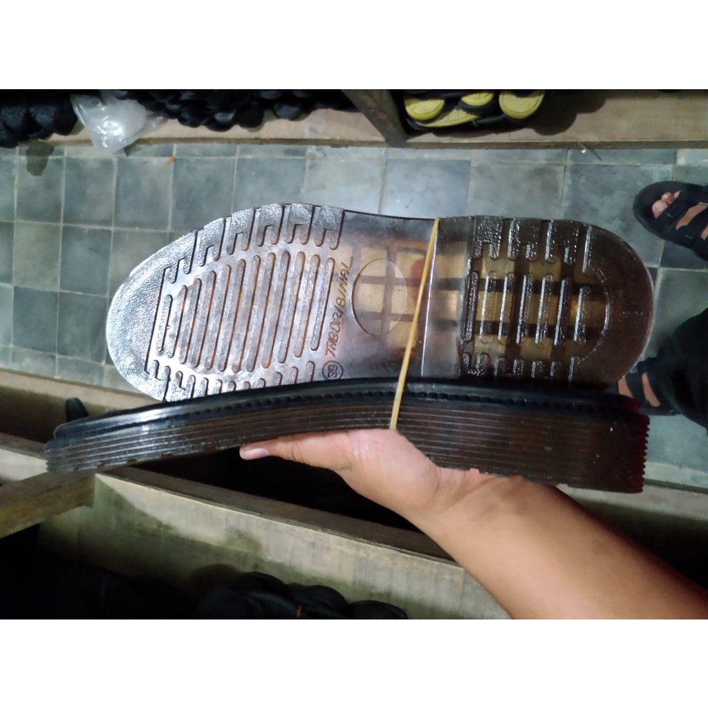 sol sepatu dokmar dr.marten bening kaca docmart