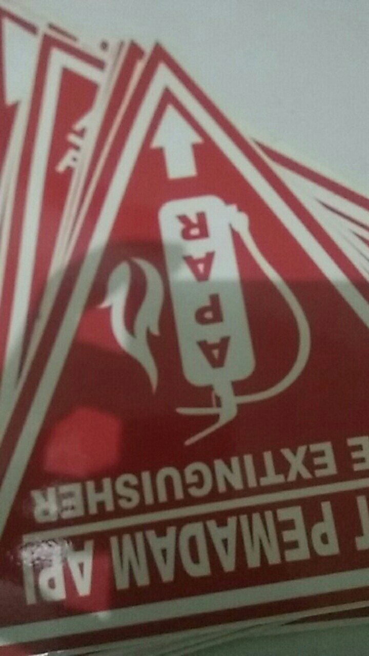 Sticker Apar - Rambu Segitiga Apar