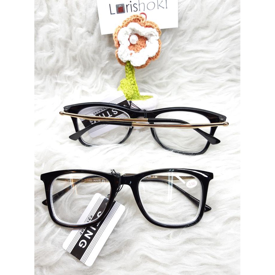 Kacamata Minus Jarak Jauh Wanita