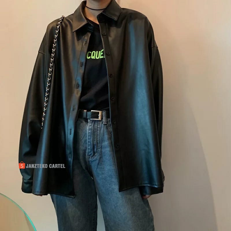 JNK x QUEN - Jaket Wanita Oversize Bahan Kulit Sintetis Leather Jacket Premium Original Bigsize Jumbo Perempuan Model Kerah Kemeja Blazer Kancing Cewek Remaja Anak Muda Korea KPOP Klovers Blezer Jeket Besar Polos Keren Casual Kerja Kantor Formal OOTD Ori