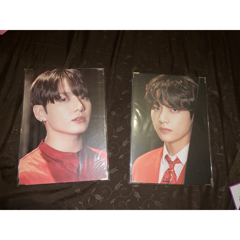 PREMIUM PHOTO MOTS ONE JUNGKOOK JK TAEHYUNG V BTS