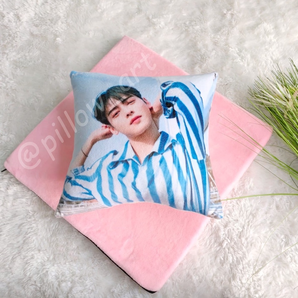 Pillowart - Bantal Custom Foto Fullprint 30 x 30 cm / Hadiah - ART010