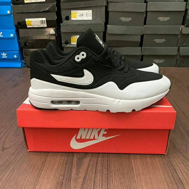 nike air max ultra moire black white