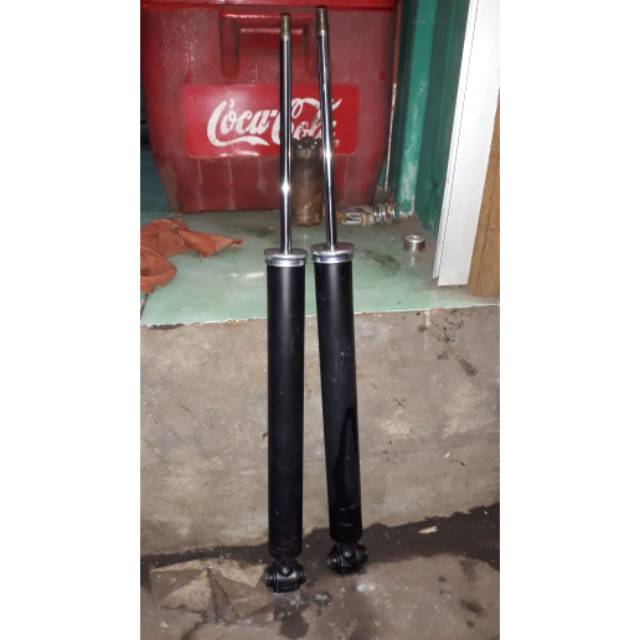 Shockbreaker Nissan march belakang