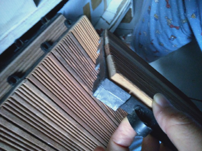 Ubin Lantai Kayu Outdoor Teras Balkon Buat Taman Kolam Area Basah Licin Motif Line Sisir