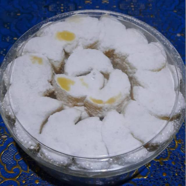 

Kue putri salju
