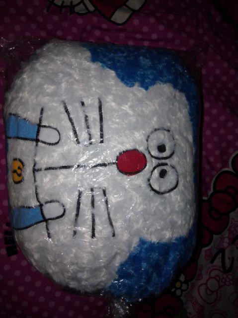 Bantal Doraemon