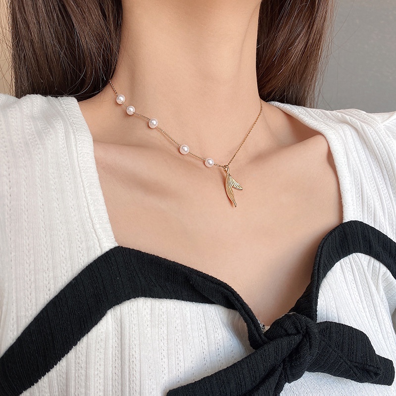 Kalung Rantai choker Dengan Liontin Mutiara Bahan Titanium steel Untuk Wanita