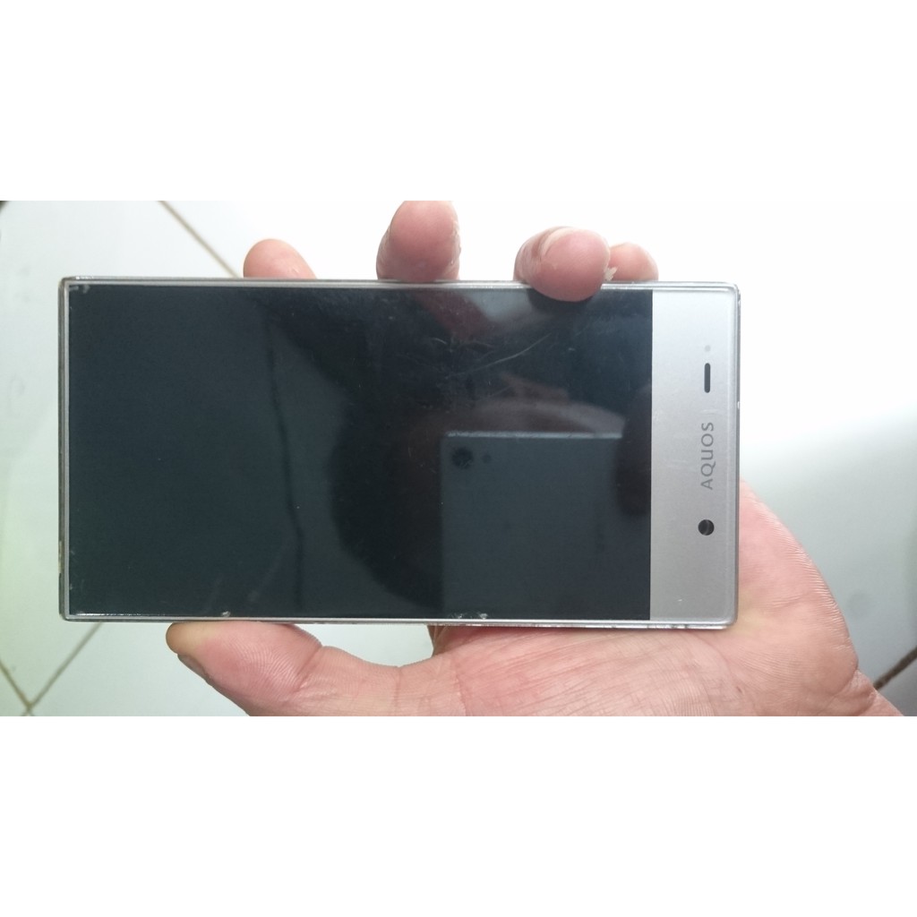 SHARP AQUOS CRYSTAL 305SH