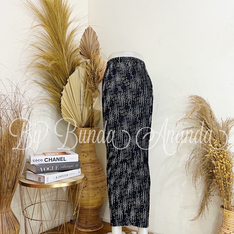 Rok Batik Plisket Fit S - JUMBO All Size-Parang Hitam