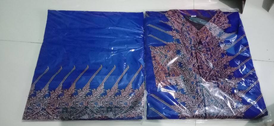 Batik Solo Modern Setelan Sarung Dan Koko Batik Lapis Furing Motif Wulu Wayang Putih