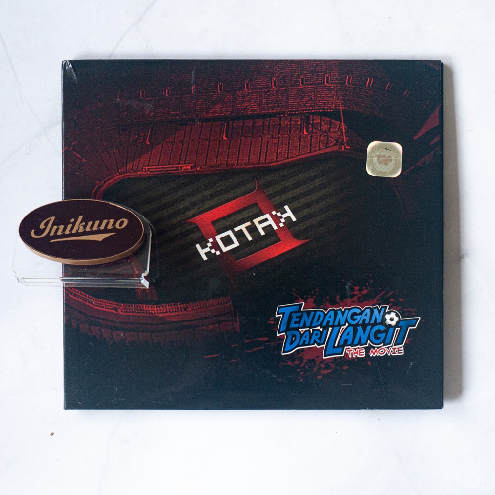 CD kotak album : tendangan dari langit