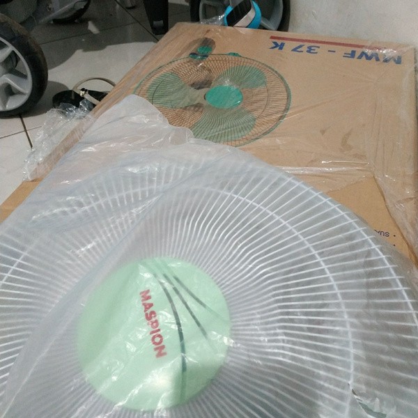 Kipas Angin Dinding/Wall Fan Maspion MWF 37K (14 Inch)